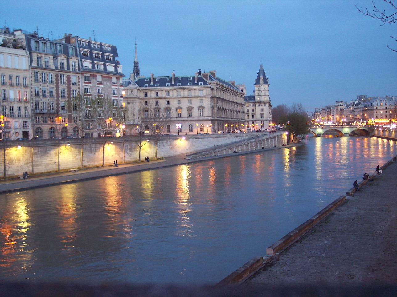 Le seine. Сена Франция. Река в Париже. Река сена. Реки Франции.